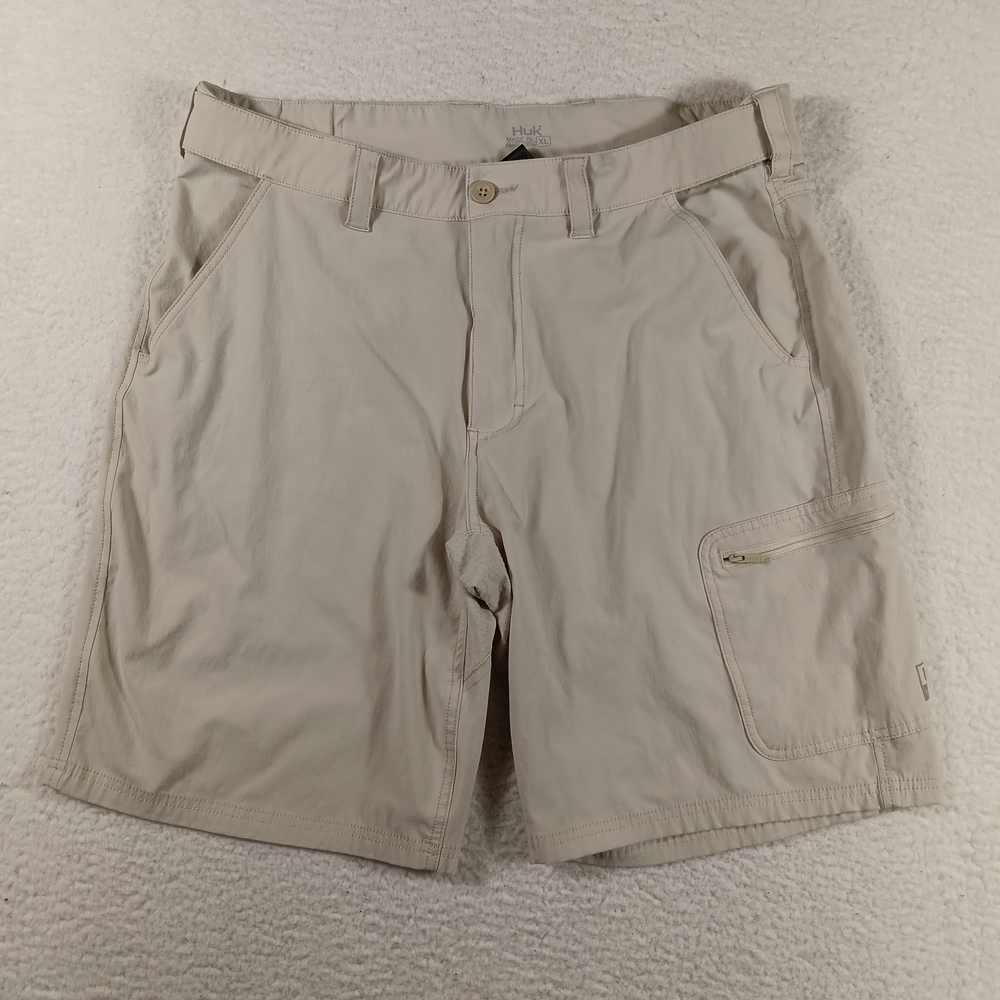 Huk Shorts Mens XL Tan Next Level 10.5" Inseam Performance Cargo Outdoor Fishing